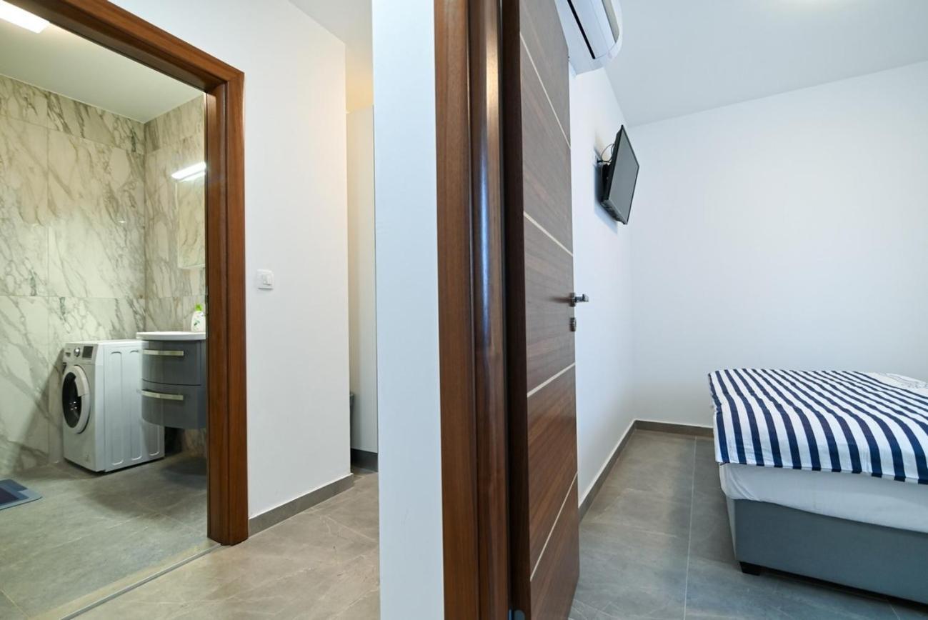 Apartments By The Sea Trogir - 21215 Kamer foto